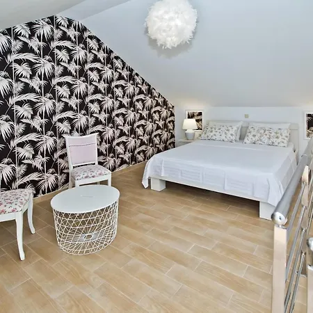 Luxurious Maslina With *