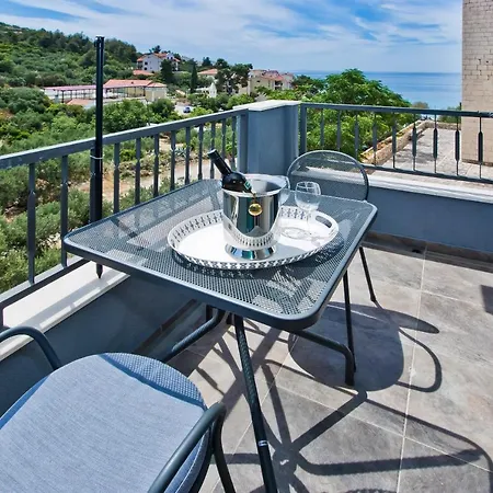 Apartment Maslina *